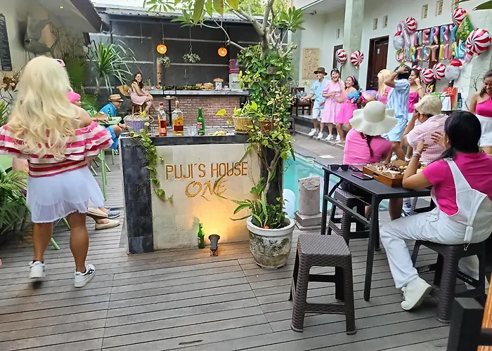 Pujihouse One ホームステイ *